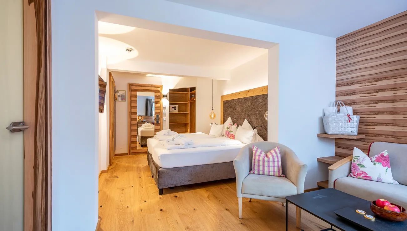 großzügige Juniorsuite Bergblick Family im Hotel das Neuhaus