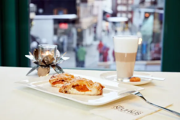 Dessert und Kaffee im Hotel das Neuhaus