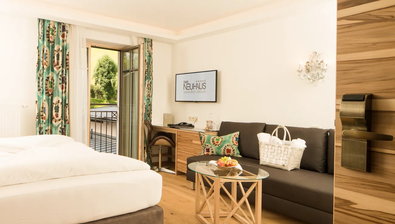 Sofa im Doppelzimmer Superior im Hotel das Neuhaus