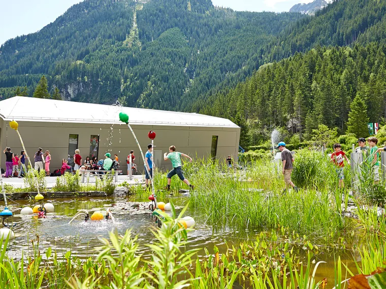 Kinder bei den Wasserwelten