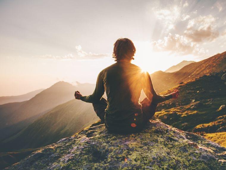 Yoga am Berg