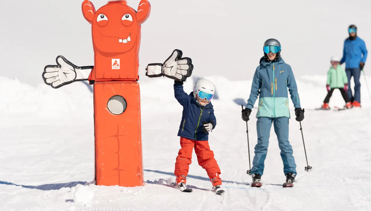 Fun beim Skifahren mit der Familie