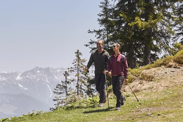 Wandern in Saalbach Österreich 