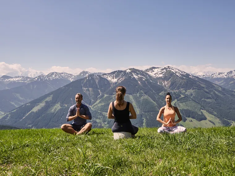 Yoga am Berg in Saalbach 