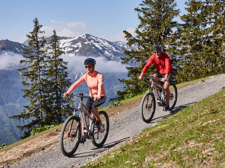 Biken auf genialen Höhenwegen